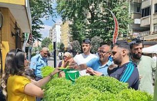 Yenişehir’de Çevre Koruma Haftası’nda vatandaşa...