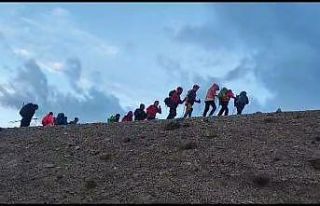 Yerli ve yabancı dağcılardan Süphan Dağı’na...