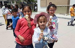 Yıl sonu hayır panayırı düzenlendi, toplanan...