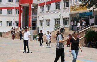 YKS’nin ilk oturumu tamamlandı