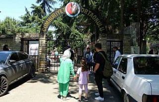 YKS’ya liseden yeni mezun olan öğrencilerin yanı...