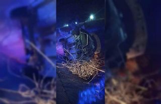 Yola düşen hurda demir yığınına cip çarptı:...