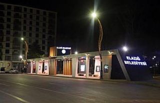 Yolcu dostu otobüs durağı vatandaşların takdirini...