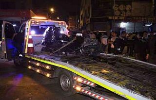 Yunus polisleri ile otomobil çarpıştı: 2 polis...