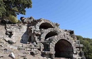 Yunusemre Aigai’deki kazı çalışmalarına bu...