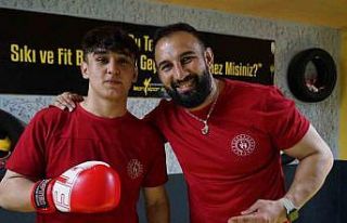 Zayıflamak için başladığı kick boksta dünya...