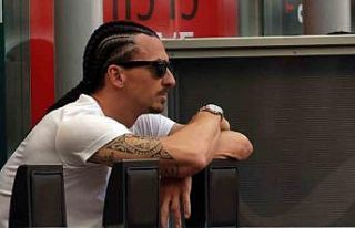 Zlatan ibrahimovic, aktif futbol kariyerini noktaladığını...