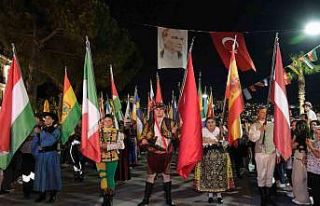 100 ülkenin katıldığı festival Rio Karnavalı’nı...