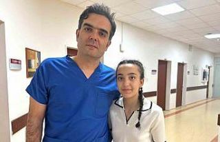 12 yaşındaki Azra, Selçuk Tıp’ta sağlığına...