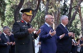 15 Temmuz şehitleri İzmir’de dualarla anıldı