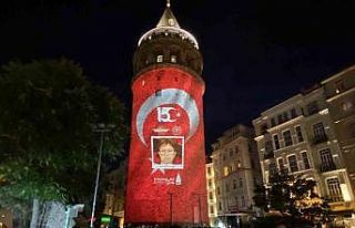 15 Temmuz şehitlerinin fotoğrafı Galata Kulesi’ne...