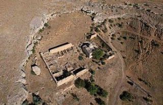 169 yıllık Abrenk Kilisesi kendi haline terk edilmiş...