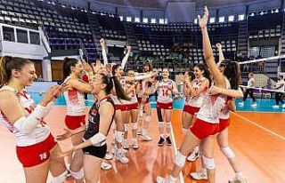 17 Yaş Altı Voleybol Kız Milli Takımı, yarı...