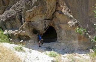 2 bin yıllık kaya mezarları keşfedilmeyi bekliyor