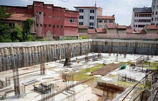 30 Ağustos İş Merkezi ve Zanaat Çarşısı inşaatındaki...