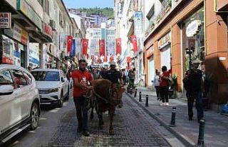 42. Kafkasör Festivali boğalı kortej yürüyüşüyle...