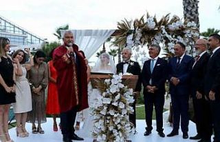 4 çocuk ve 7 torunları olan çift evliliklerinin...