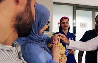 750 gram doğan Ali bebek 3 ay içerisinde üç ameliyat...