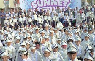850 çocuk şölenle sünnet edildi