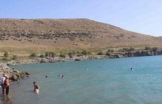 Acıgöl yaz sıcaklarından bunalanların mekanı...