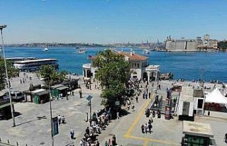 Adalar’a gitmek isteyenler, Kadıköy’de iskele...