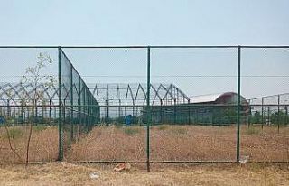 ADÜ sahipsiz kaldı, milyonluk yatırımlar çürümeye...