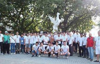 Afyonlu gençler Edremit Körfezini çok sevdi