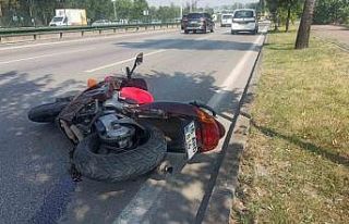 Ağaca çarpan motosiklet sürücüsü hayatını...