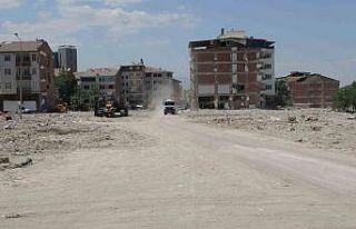 Ağır hasarlı binaların yıkıldığı Aslantepe...