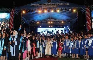 Akdeniz Üniversitesi, depremde kaybettiği 20 öğrencisinin...