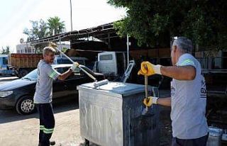 Akdeniz’de çöp konteynırları tamir ediliyor,...