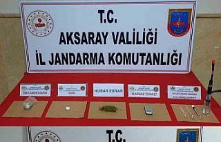 Aksaray jandarmadan uyuşturucu operasyonu: 3 gözaltı