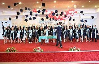 ALKÜ Diş Hekimliği Fakültesi ilk mezunlarını...