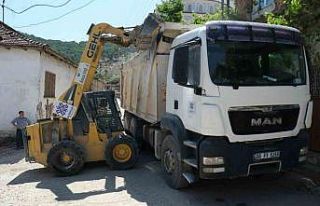 Altıeylül Belediyesi hizmet için sahada