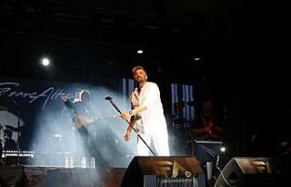 Altınova’da festival coşkusu Emre Altuğ konseriyle...