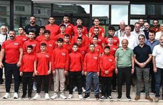 Altınovalı Pehlivanlar, Kırkpınar’a dualarla...