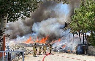 Ankara’da yatak fabrikasında yangın