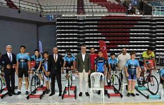 Antalya spor okulları törenle açıldı