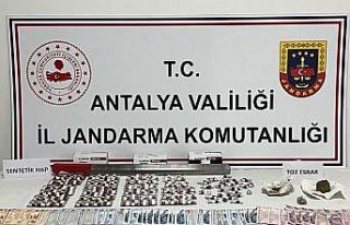 Antalya’da bin 30 adet uyuşturucu sentetik hap...