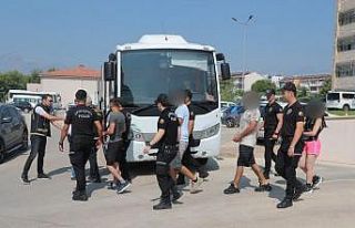 Antalya’da eş zamanlı operasyonda aranan 101 şahıs...