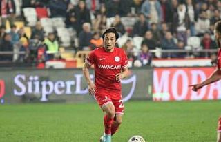 Antalyaspor, Japon futbolcu Shoya Nakajima ile yollarını...