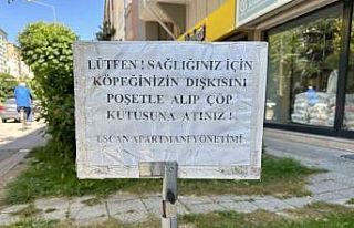 Apartman yönetimi köpek sahiplerine uyarı yazısı...