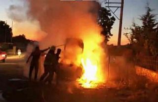 Araç tamamen yandı