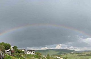 Ardahan’da yağmur sonrası çıkan gökkuşağı...