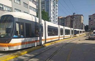 Arızalanan tramvay ulaşımda aksamalara sebep oldu