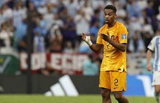 Arsenal, Ajax’tan Jurrien Timber’ı transfer etti