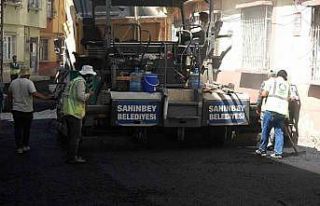 Aşırı sıcaklara rağmen asfalt çalışmaları...