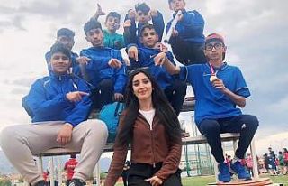 Aşkaleli atletler madalyaları topladı