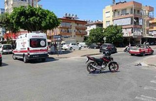 Aynı yerde 1 saat arayla meydan gelen kazalarda motosiklet...