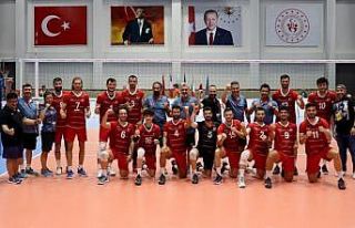 Bakan Osman Aşkın Bak’tan milli voleybolculara...
